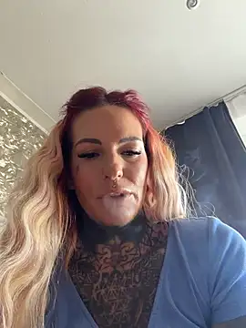 AileenInkOfficial webcam