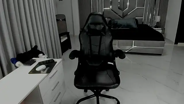 master_leather webcam