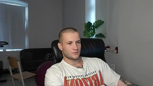 Igor_Wilde webcam