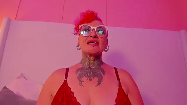 mistress_sandy live cam on StripChat