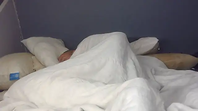 k-dong live cam on StripChat