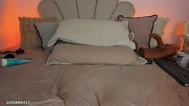 _luuciana_ webcam
