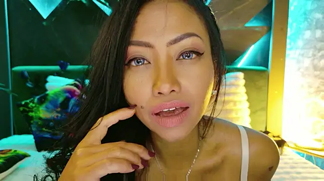 ElyaQuinn live cam preview
