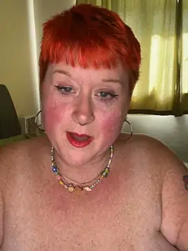BustyRedxx