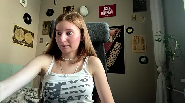 EllyCerry webcam