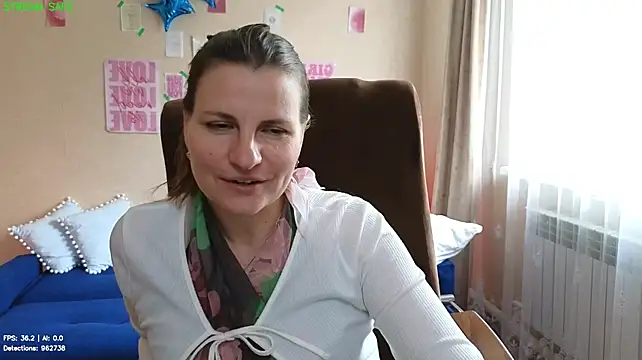 Mirabelle_Velvet webcam