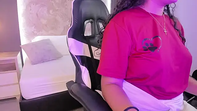 alysson_moon_ webcam