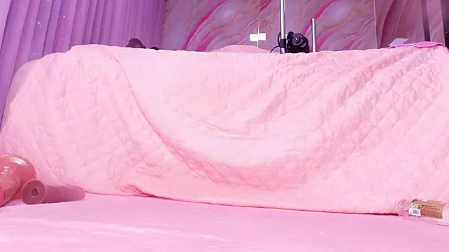 sofi_decker webcam