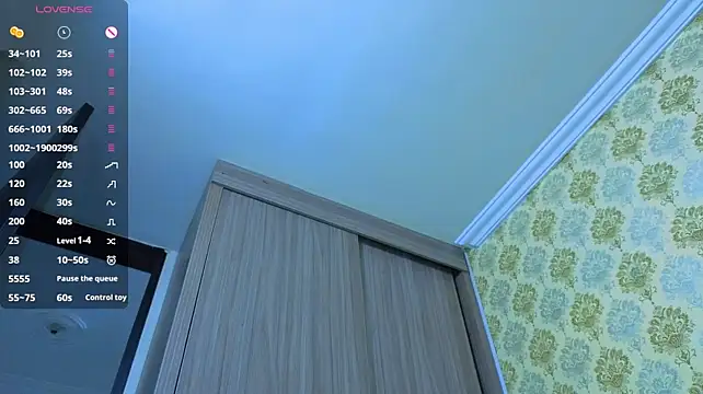 anya_weisz webcam