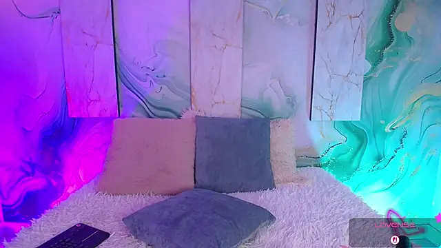 MylaDreams webcam
