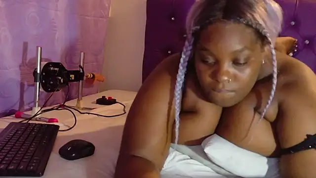 ebony_NeighborMoans webcam