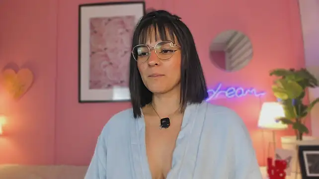SoySaraa webcam