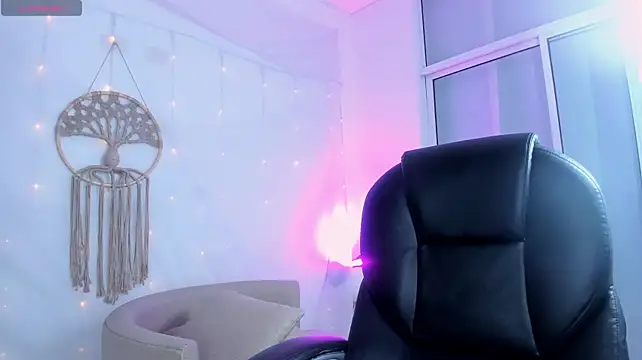 Ginni_charlotte webcam