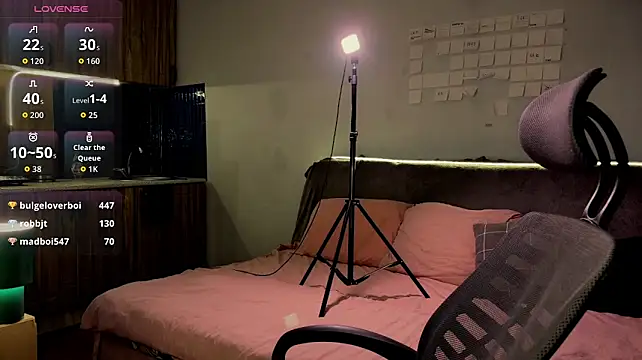 Leonnextdoor
