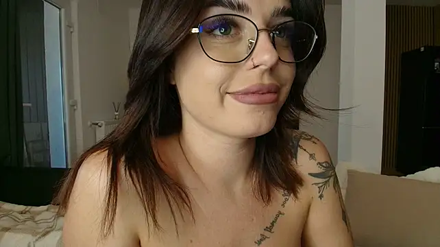 perfect_moans (F young) - Ass view + 5 spanks ;3