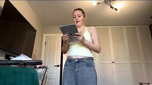 AttiringHallmark live cam on StripChat