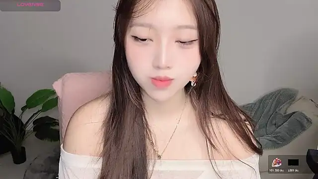 yukiyyuu44 live cam on StripChat