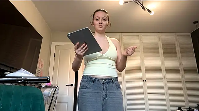 AttiringHallmark live cam on StripChat