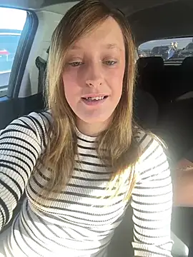 LucyRoseMae webcam