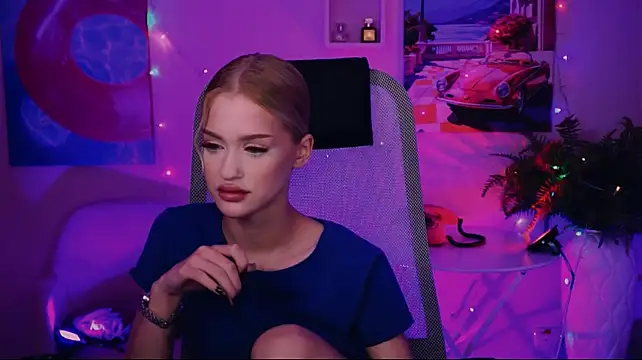 AngelaHolmes webcam