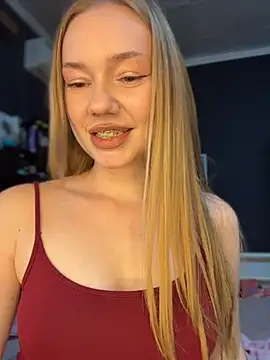 MilaMoone live sex cam
