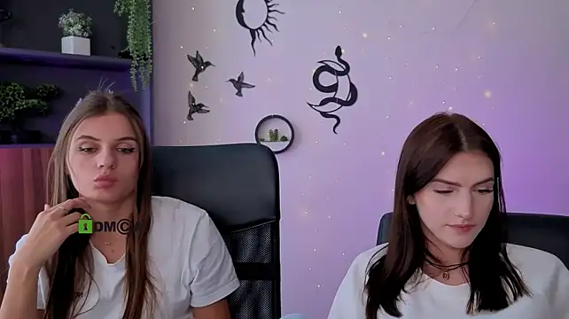 lisa_dark_ webcam