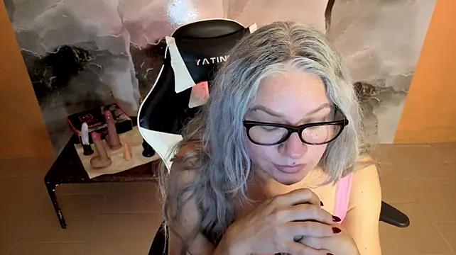 MarianL0ve webcam