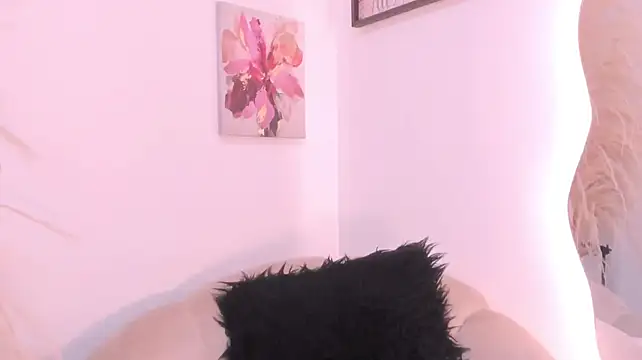 SagiraBelle webcam