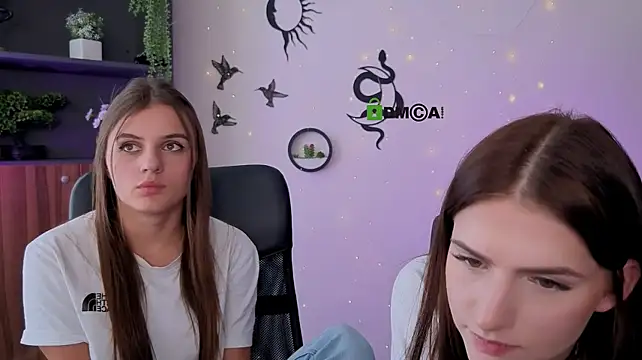 lisa_dark_ webcam