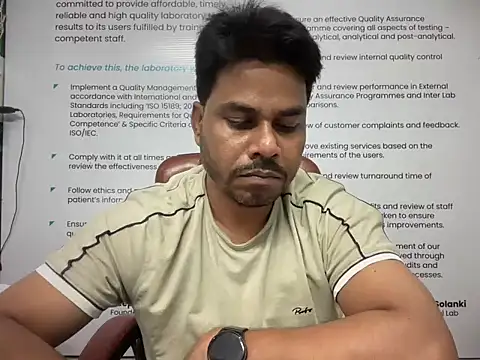 Raaz_5690 webcam