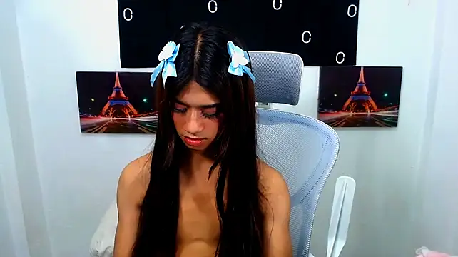Monica_Cakes webcam
