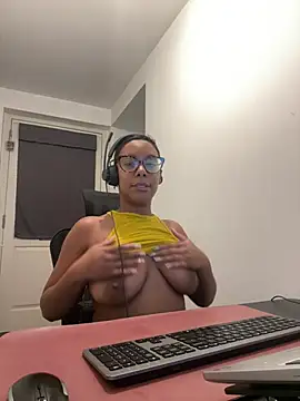 Melia_Rayne