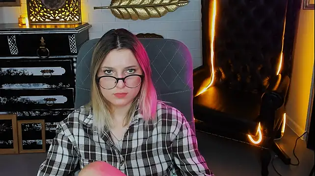 LeslieBloom webcam