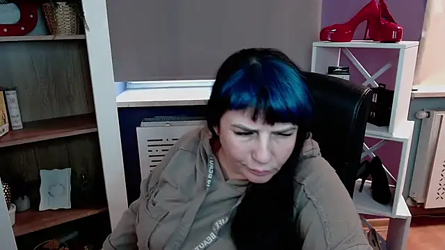 velvet_gloria