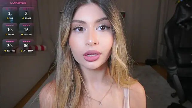 GeorginaHarn live cam on StripChat