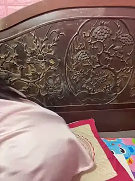 Thu_yaha live cam on StripChat
