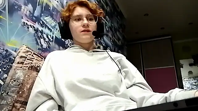 ThersaNoe live cam on StripChat