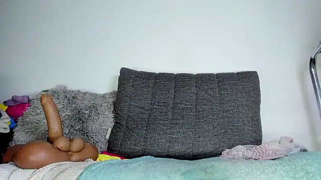 emely_exotic live cam