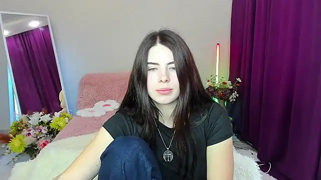 Kira_Vine webcam