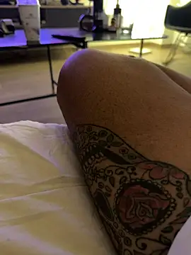 Mike69F live cam preview