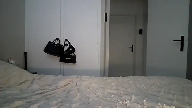 avajade live cam on StripChat