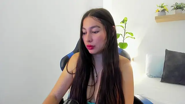 bella_99_ (F young) - Show the blowjob