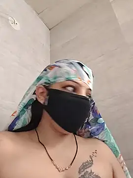 Hot_pooja2