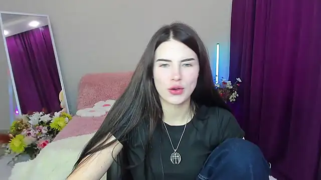 Kira_Vine webcam
