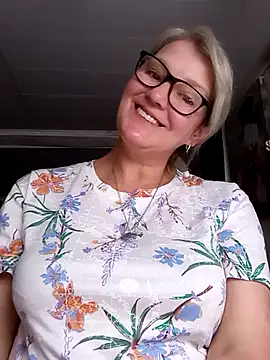 irinamaux live cam preview