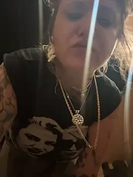 SissyMercy live cam on StripChat