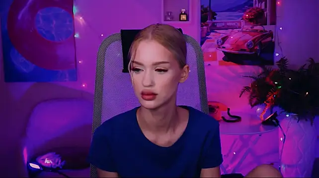 AngelaHolmes