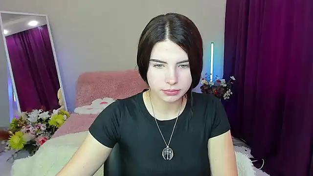 Kira_Vine