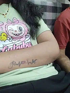 lovelypooja93 webcam