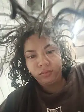 LolaWorly webcam